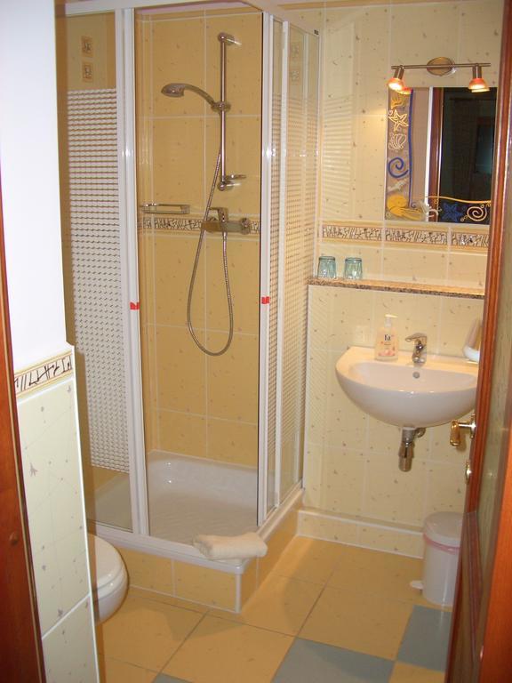 Bundi Vendeghaz Hotel Kehidakustany Ngoại thất bức ảnh