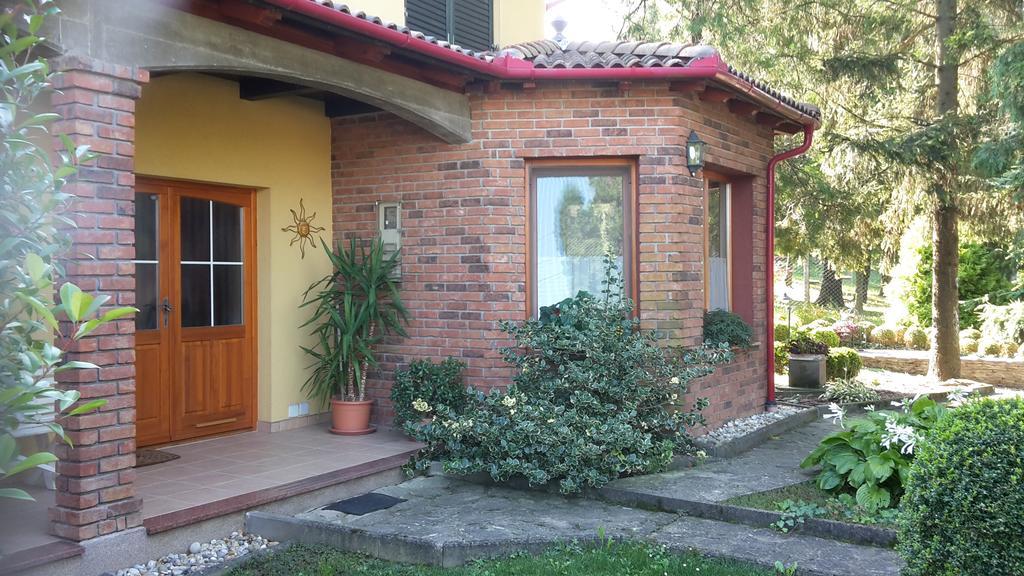 Bundi Vendeghaz Hotel Kehidakustany Ngoại thất bức ảnh